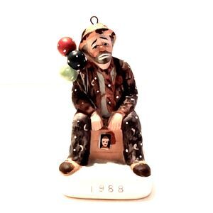 Vtg Dave Grossman Emmett Kelly Clown with Balloons Ceramic Christmas Ornament